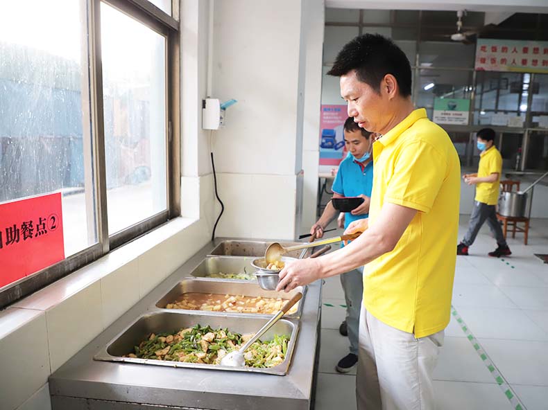 米兰体育APP下载链接：Reebok胸包：骑行运动的最佳伴侣